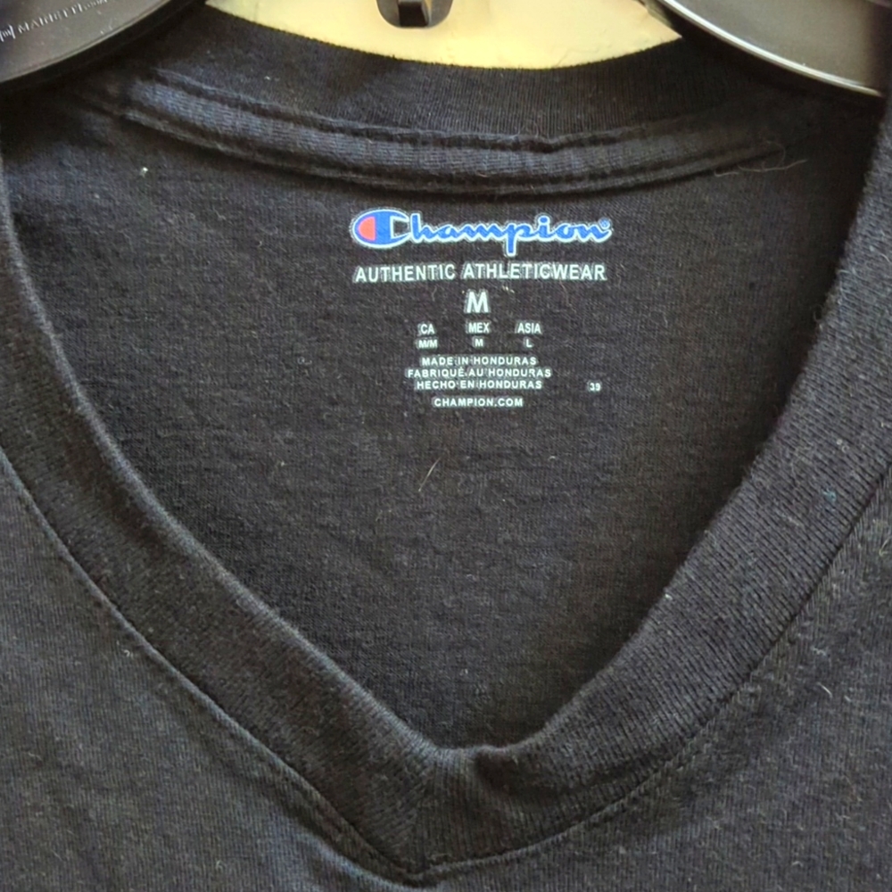 Champion Men's Black V-Neck Short Sleeve Tee Size Medium - Picture 4 of 5